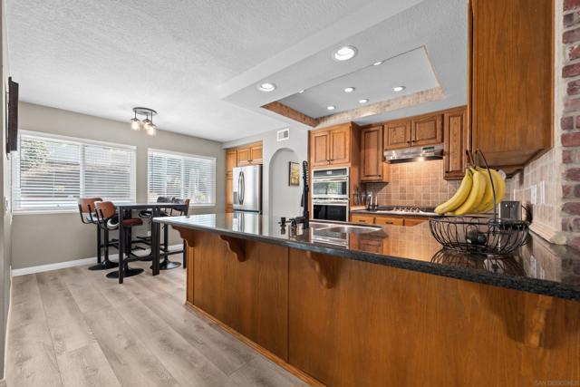 1572 Roma Dr, Vista CA: https://media.crmls.org/mediaz/92bd9573-1f88-4403-87dd-47cb1ac10357.jpg