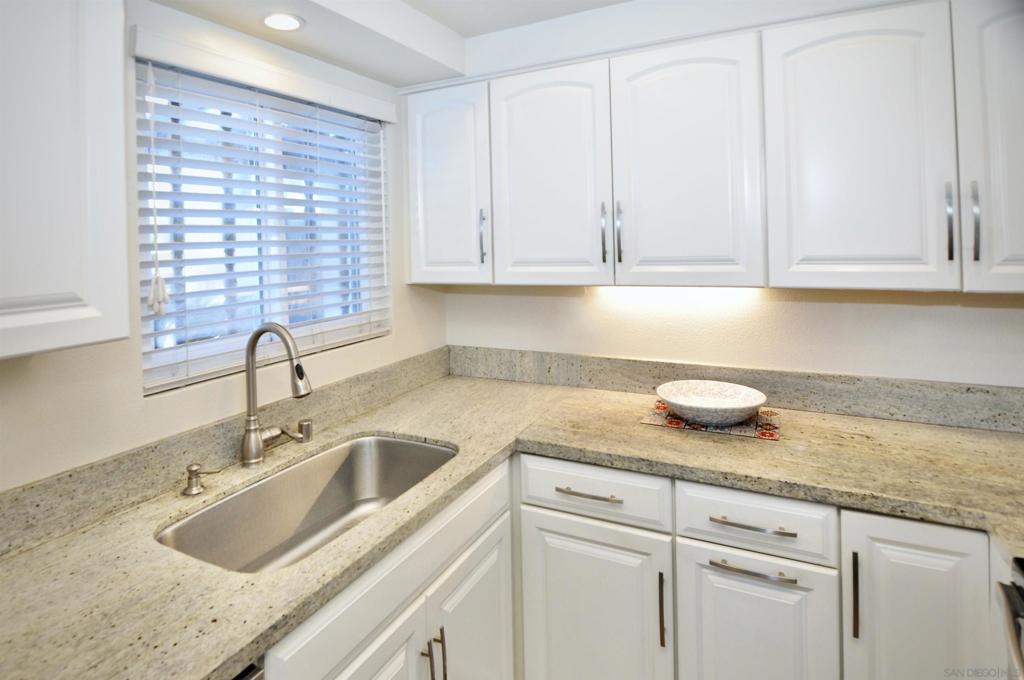 12226 Rancho Bernardo Rd. - photo 7