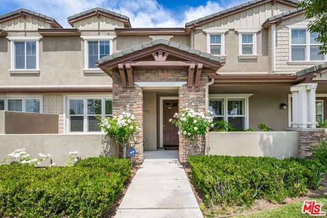 28504 Pietro Drive, Valencia CA: https://media.crmls.org/mediaz/92be6aa9-c0c5-47fc-b60f-87830c03c0f6.jpg