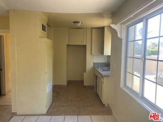 559 Sunset Avenue photo 7