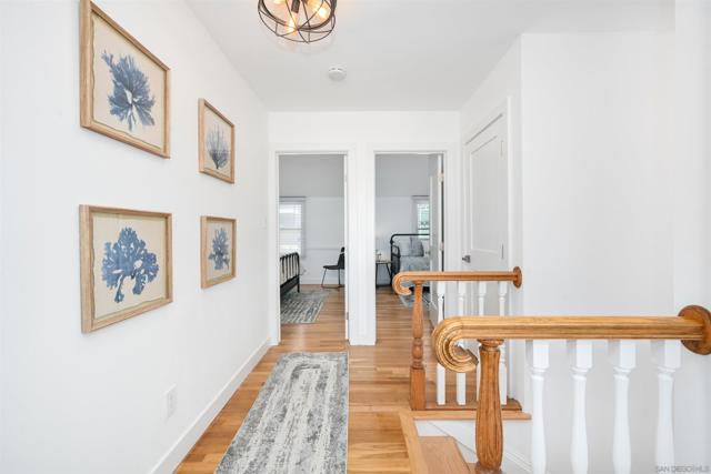 206 E E Oceanfront, Newport Beach CA: https://media.crmls.org/mediaz/92beabcf-9bf0-416c-8291-44ada7972570.jpg