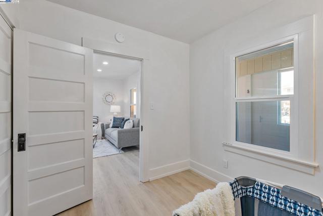 2720 Short St, Oakland CA: https://media.crmls.org/mediaz/92bebad1-a2ca-4884-9a30-8bfabbfc0c56.jpg