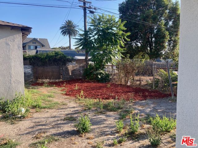 322 W 122nd Street, Los Angeles CA: https://media.crmls.org/mediaz/92bef13a-3c93-4f09-9917-6426c90a0637.jpg