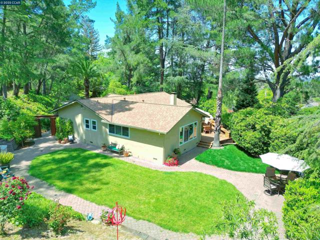 911 Sousa Drive, Walnut Creek CA: https://media.crmls.org/mediaz/92bf0324-067d-4b2c-a766-01902a4f21cf.jpg