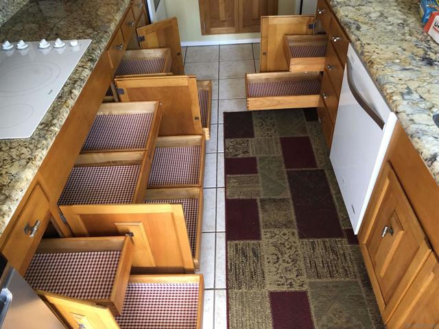 5217 Mount Alifan Dr, San Diego CA: https://media.crmls.org/mediaz/92bf1ea4-ba07-48eb-a496-448d1a523144.jpg