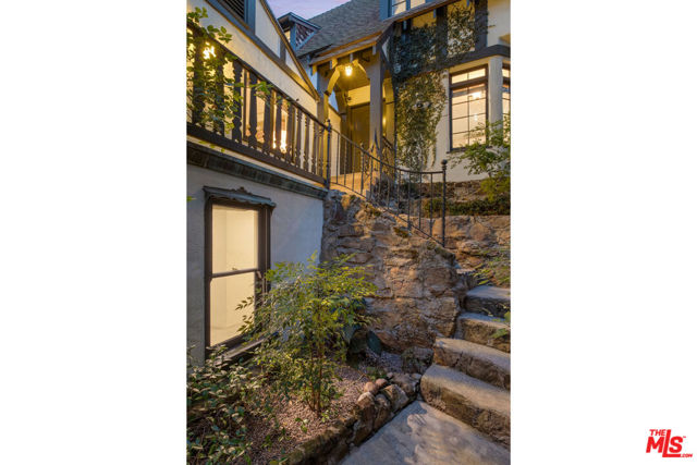 5746 Cazaux Drive photo 31