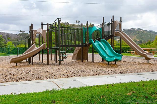 1150 ALOE CT., San Marcos CA: https://media.crmls.org/mediaz/92bff720-8098-4310-977a-e542495f9530.jpg