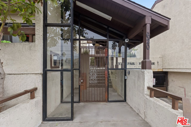 620 W Hyde Park Boulevard, Inglewood CA: https://media.crmls.org/mediaz/92c05097-7424-407a-a9a3-1acbc9769692.jpg