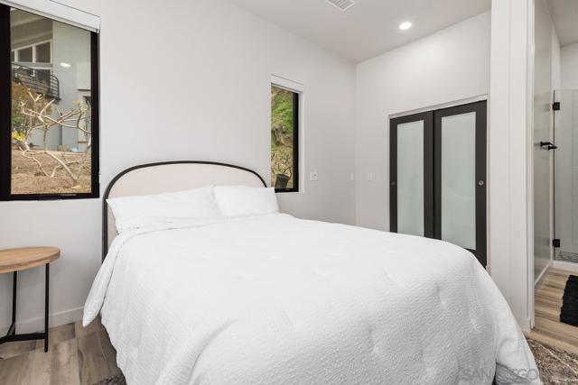 341 Hidden Pines Road, Del Mar CA: https://media.crmls.org/mediaz/92c0534f-57f3-4483-b0fd-a3ef133aec0e.jpg