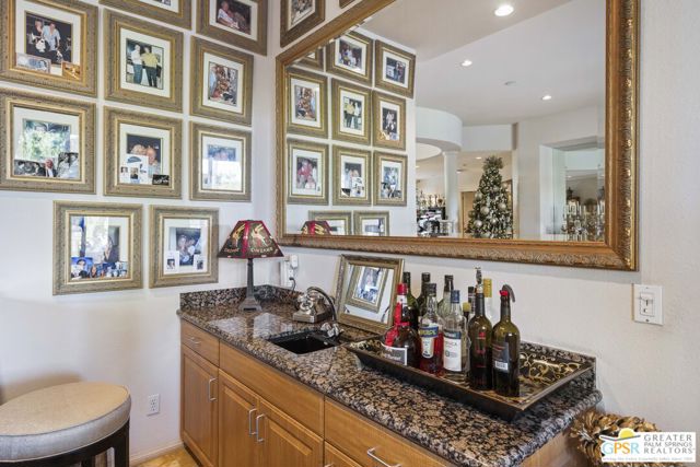 18 Calais Circle, Rancho Mirage CA: https://media.crmls.org/mediaz/92c0cbc6-0d60-4104-afa7-c2209ef9aff8.jpg