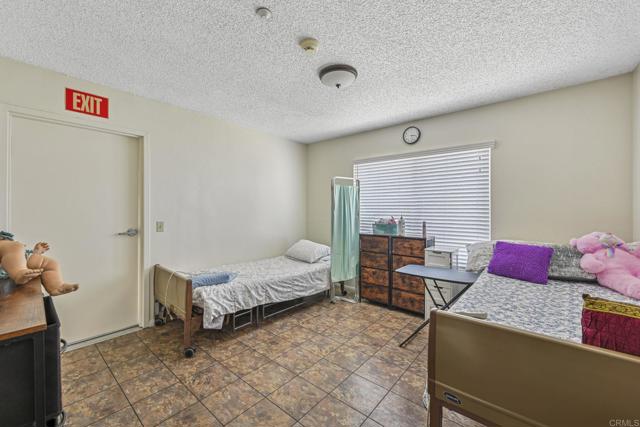Detail Gallery Image 9 of 18 For 1382 Tobias Dr, Chula Vista,  CA 91911 - 3 Beds | 3 Baths
