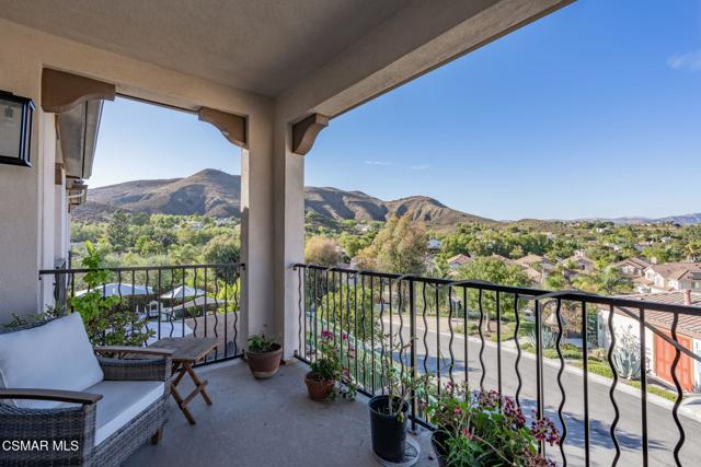 263 Morro Way, Simi Valley CA: https://media.crmls.org/mediaz/92c283b1-4977-4ad5-819d-2c9f4c3b5e4c.jpg