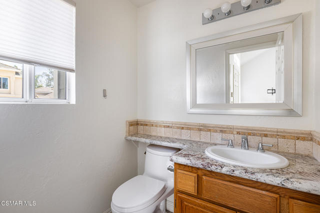 525 Myrtle Court, Oak Park CA: https://media.crmls.org/mediaz/92c2b9bf-f7a0-445c-b522-f3afee970b53.jpg