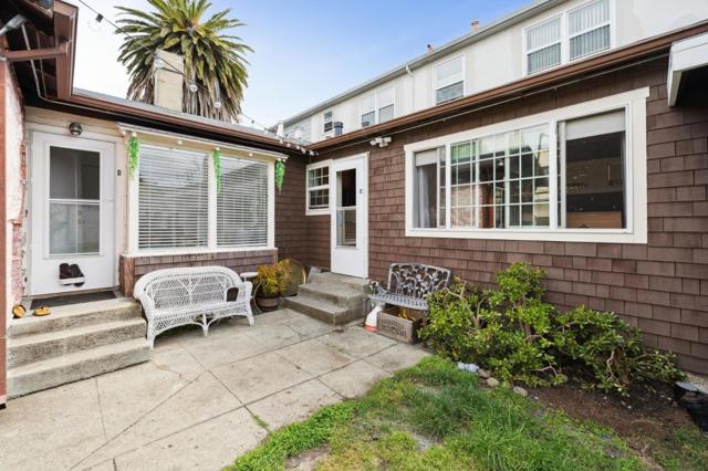 1117 Chula Vista Avenue, Burlingame CA: https://media.crmls.org/mediaz/92c2e5ef-3d70-4943-a9a3-9ab63f46970a.jpg