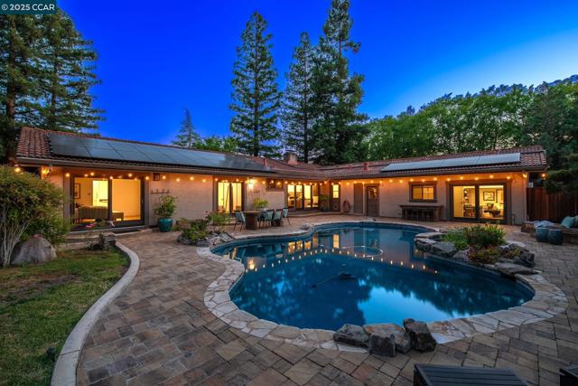 3180 Arbolado Dr, Walnut Creek CA: https://media.crmls.org/mediaz/92c46c52-3935-44f8-8f44-880525464669.jpg