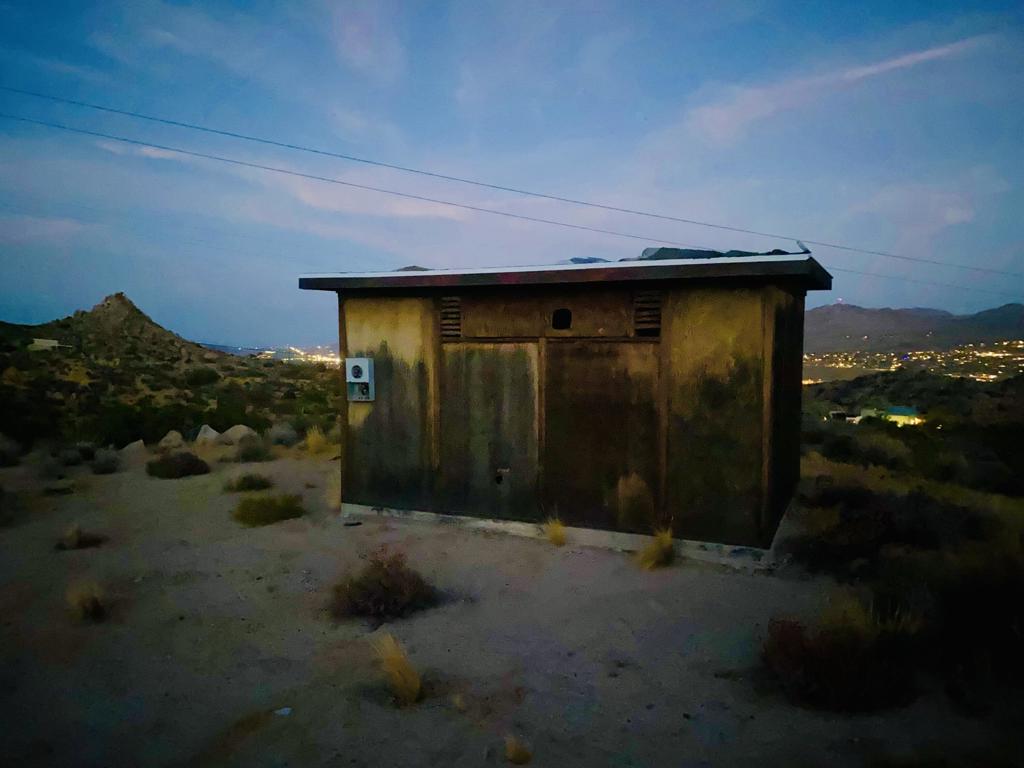 https://media.crmls.org/mediaz/92c4a213-ab69-4c4f-8a60-c91da95a2c37.jpg?preset=X-Large