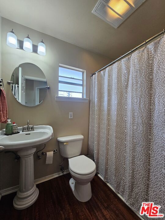 602 Obispo Avenue, Long Beach CA: https://media.crmls.org/mediaz/92c4c668-dd79-464e-bb70-71e87a67650b.jpg