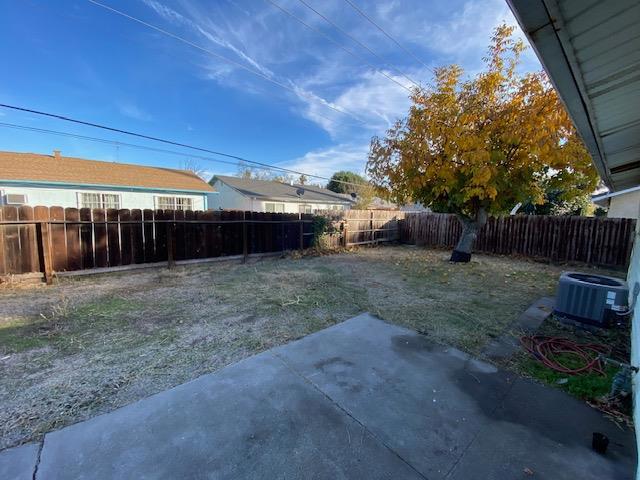 Image 15 of 19 For 7010 Hemet Avenue