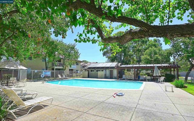 1324 Chateau Cmn, Livermore CA: https://media.crmls.org/mediaz/92c4fb83-79f2-4b1c-b95f-7fc04c0bbd90.jpg