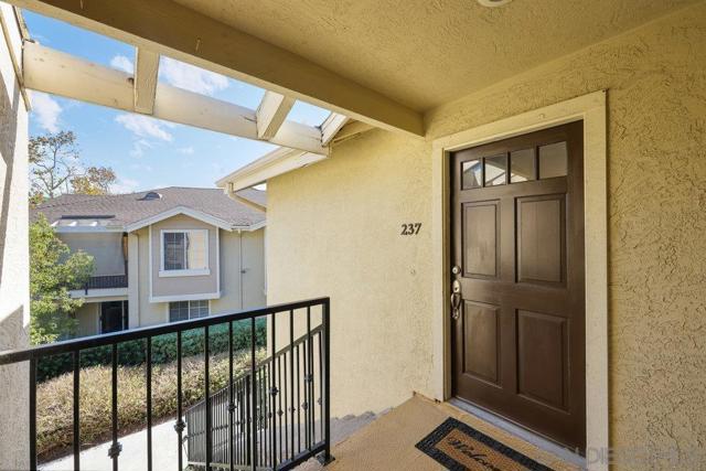3565 Grove St, Lemon Grove CA: https://media.crmls.org/mediaz/92c51bfd-8ced-4cf8-8147-b137ec6b4e9f.jpg
