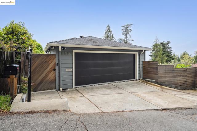 6951 Chambers Dr, Oakland CA: https://media.crmls.org/mediaz/92c56188-0b75-4168-b15c-10797099f543.jpg