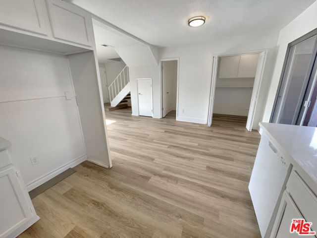 700 W La Veta Avenue, Orange CA: https://media.crmls.org/mediaz/92c59c79-802c-495c-84f6-e757364e7751.jpg