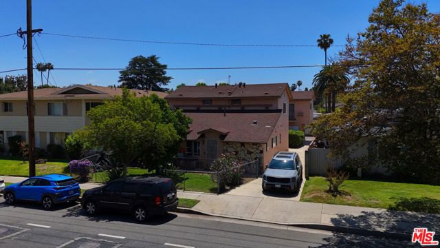 13444 Burbank Boulevard, Sherman Oaks CA: https://media.crmls.org/mediaz/92c681ab-d649-42c9-a7d0-a390f8ccebbf.jpg
