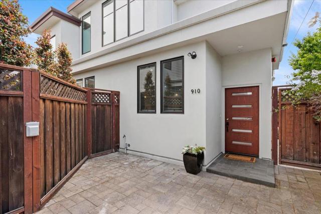 910 Cedar Street, Berkeley CA: https://media.crmls.org/mediaz/92c6bf7f-6d6e-49b4-841b-885636411500.jpg