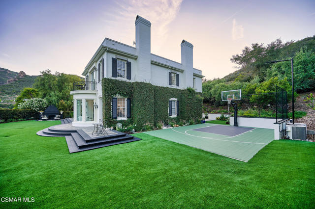 508 W Stafford Road, Thousand Oaks CA: https://media.crmls.org/mediaz/92c6fec5-ef71-4e5b-a0e7-6bb34b0d0966.jpg