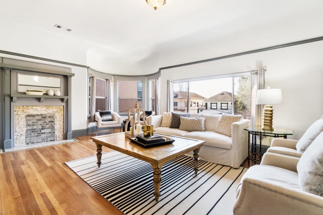 548 37th St, Oakland CA: https://media.crmls.org/mediaz/92c73b2f-ea3e-47ea-a6d5-59760b8e0bfb.jpg