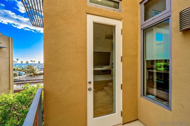 465 S Cleveland St, Oceanside CA: https://media.crmls.org/mediaz/92c7b03a-8ac9-44df-895b-b1a0cf85a889.jpg