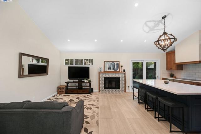 Image 9 of 51 For 1021 Knightwood Ct