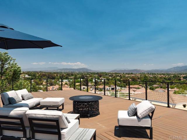 31755 Rancho Vista Road, Temecula CA: https://media.crmls.org/mediaz/92c99f5f-305b-440c-9fae-0c3882c4206a.jpg