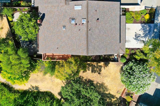1084 Southdown Court, Walnut Creek CA: https://media.crmls.org/mediaz/92c9d55e-ccb0-44bf-8524-0c374c238aa4.jpg