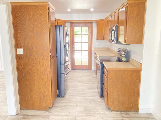 11007 Larkridge Street, Santee CA: https://media.crmls.org/mediaz/92ca1bdc-2368-4b7e-9bbf-6185a7386235.jpg