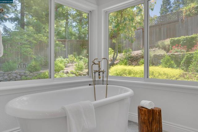 2345 San Miguel Dr, Walnut Creek CA: https://media.crmls.org/mediaz/92ca7445-39d5-481e-b1ba-21be1f00ffc0.jpg