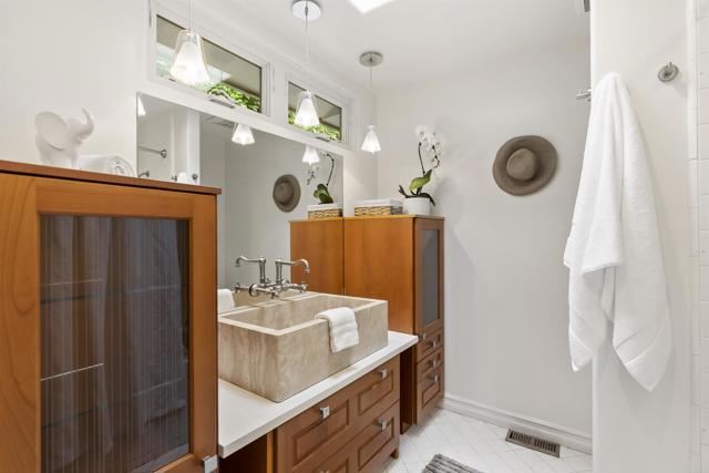 Detail Gallery Image 33 of 58 For 6028 Beaumont Ave, La Jolla,  CA 92037 - 5 Beds | 4 Baths