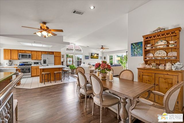 76954 Florida Avenue, Palm Desert CA: https://media.crmls.org/mediaz/92cb1f88-b8a2-4ba7-905b-51cdea3f7080.jpg