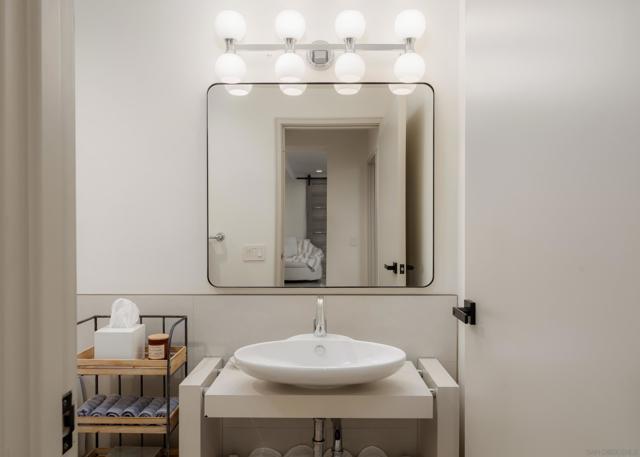 645 Front St, San Diego CA: https://media.crmls.org/mediaz/92cb66d3-c046-4f83-8296-38902ab9b323.jpg