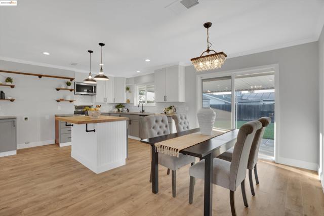 1166 Hibiscus Way, Livermore CA: https://media.crmls.org/mediaz/92cb988e-d044-48dc-a279-96ccf1758cb5.jpg