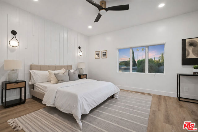 5439 Gentry Avenue, Valley Village CA: https://media.crmls.org/mediaz/92cbb3b8-a2b3-4a31-adc2-c1c1a669cb79.jpg