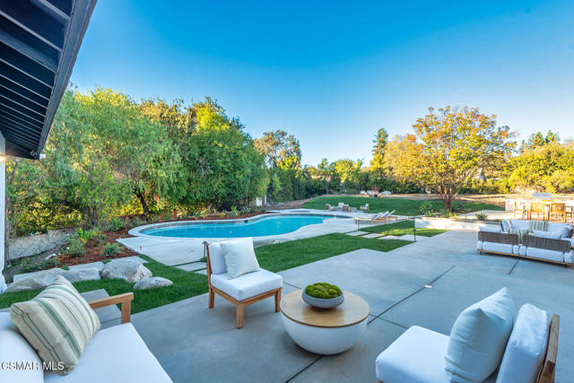 4199 Woodlane Court, Westlake Village CA: https://media.crmls.org/mediaz/92cd1863-67f6-470a-bcc4-e7066b75c32f.jpg