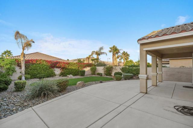 81692 Avenida De Baile, Indio CA: https://media.crmls.org/mediaz/92cd753e-29b3-427f-a990-893cdd5172a4.jpg