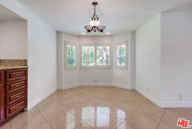 687 Mount Carmel Drive, Claremont CA: https://media.crmls.org/mediaz/92cdad00-f134-44d7-9c70-138ee79b081f.jpg