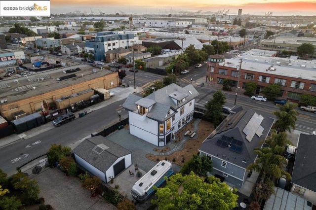 2602 Adeline St, Oakland CA: https://media.crmls.org/mediaz/92cdc916-a63e-4da2-9876-14c316978838.jpg