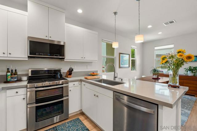 4170 Sitio Cielo, Oceanside CA: https://media.crmls.org/mediaz/92cdf025-078e-4807-a010-0ba1babfd1ff.jpg