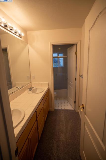 Image 15 of 24 For 343 Lower Vintners Cir