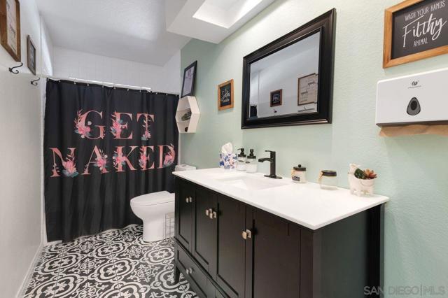 25657 Bellemore Dr, Ramona CA: https://media.crmls.org/mediaz/92cebe1f-4fe0-4138-8bf4-722833f5d808.jpg
