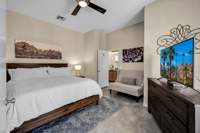 54175 Avenida Madero, La Quinta CA: https://media.crmls.org/mediaz/92ced76f-beb6-4fc1-9765-aee008f56f7d.jpg