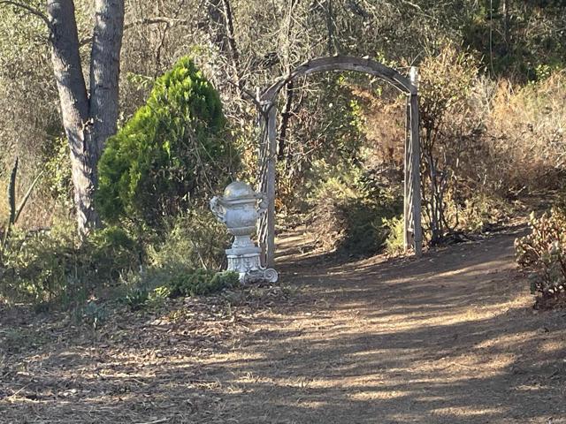 Image 17 of 52 For 3637 La Canada Road